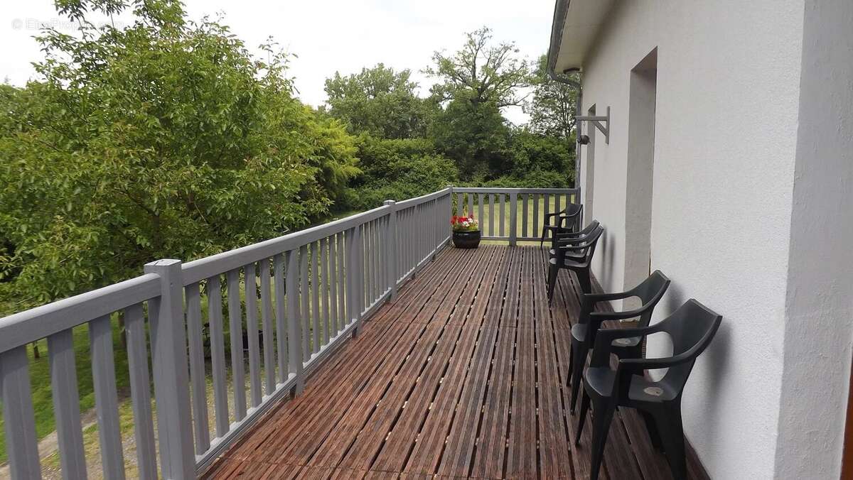 Charmante maison de campagne avec espaces de vie modulables et vue sur la rivière – Près de Pressac - photo 5