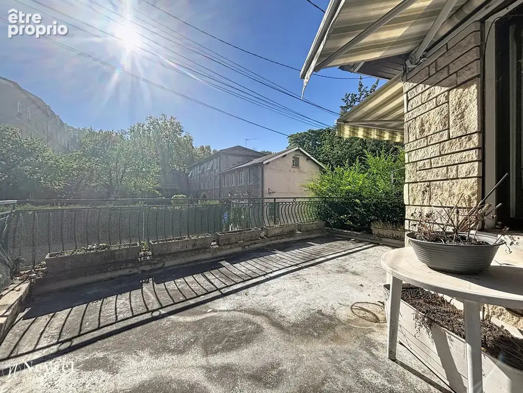 En exclusivité chez Neyret Oullins  Maison de ville de caractère avec terrasse, garage et cave - photo 2