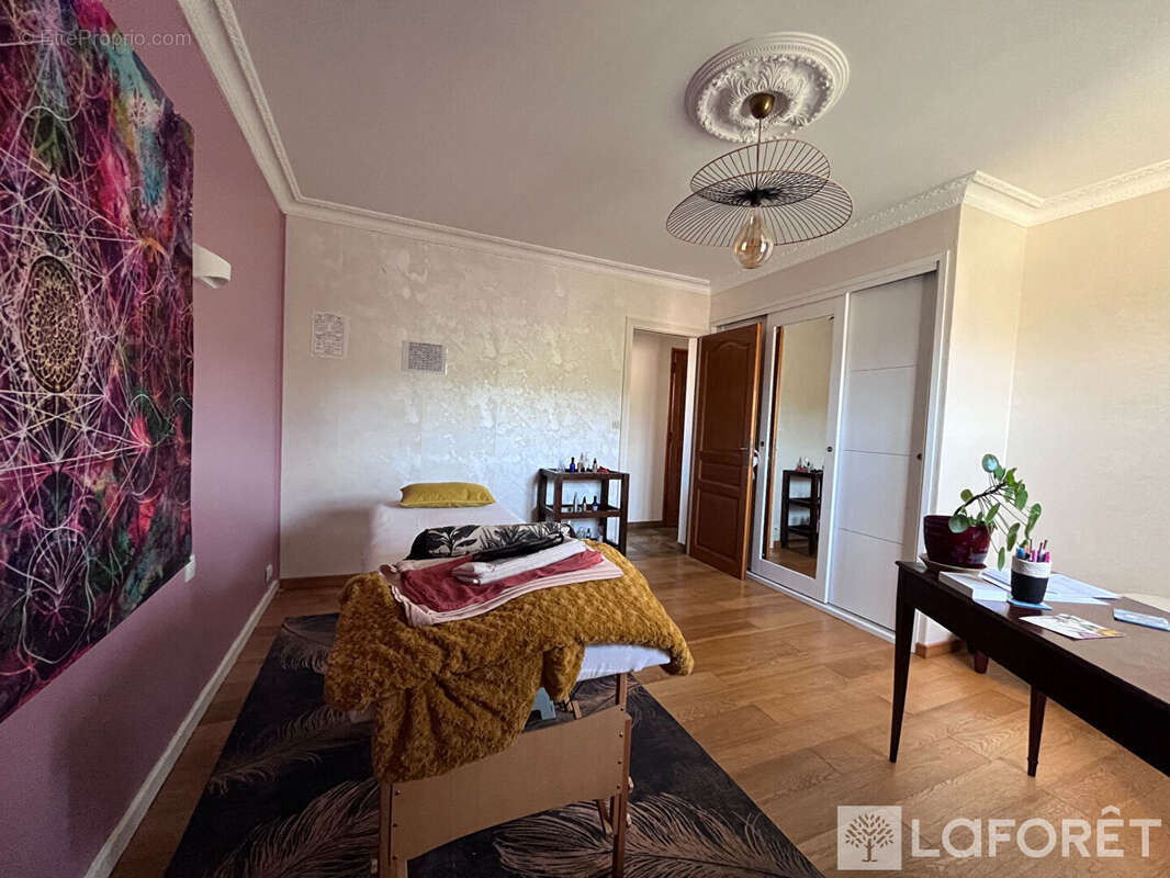 Maison située près du centre-ville - photo 3