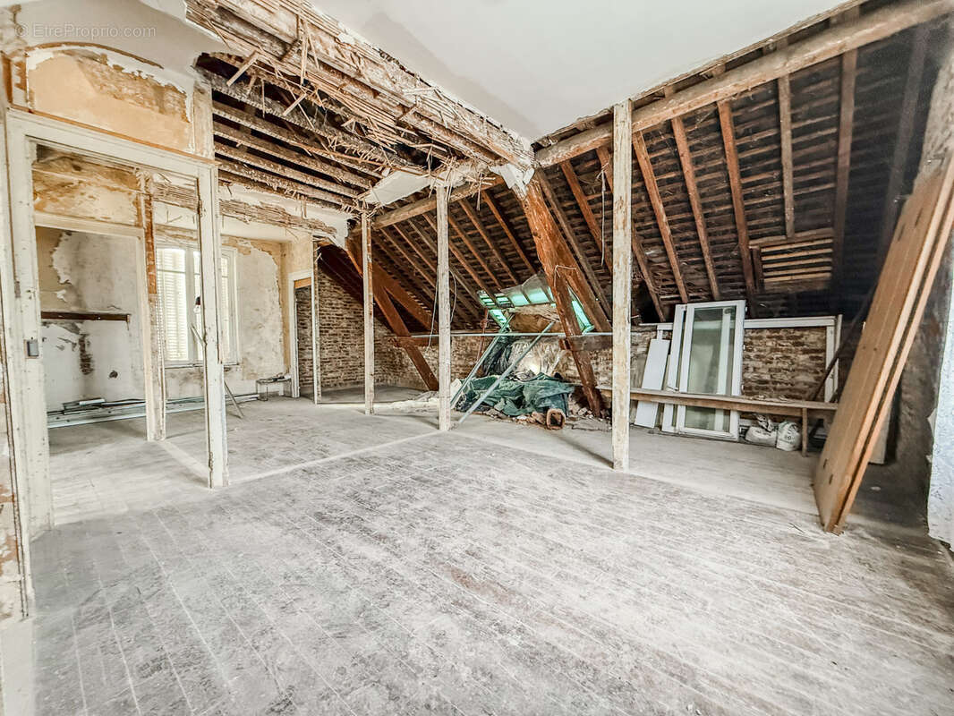 Maison à MEHARICOURT