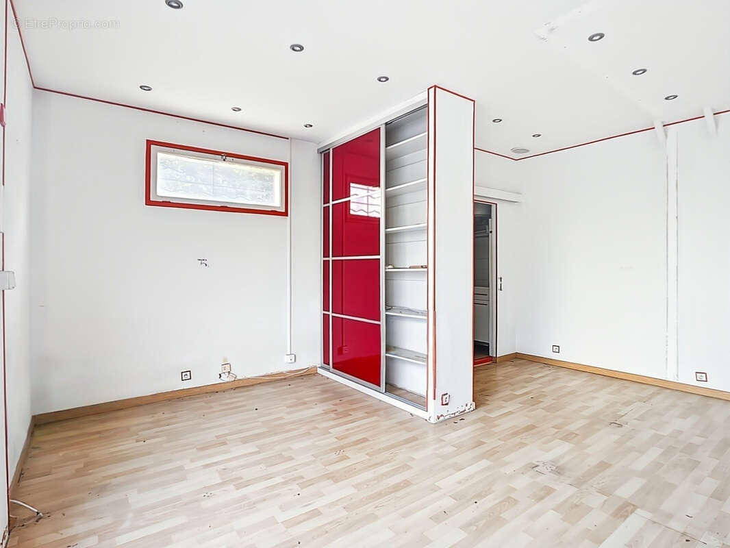 Commerce à MARSEILLE-9E