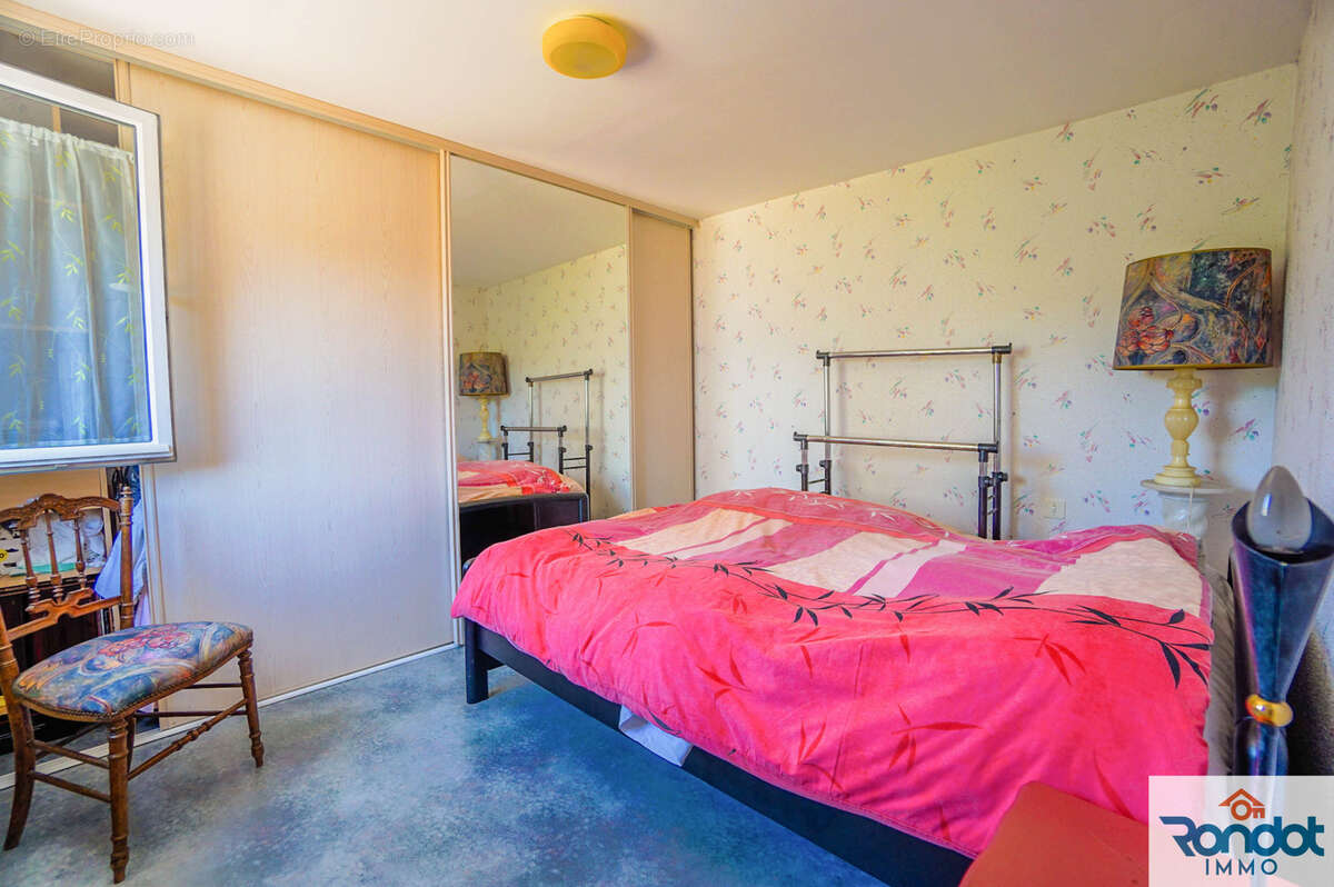 Maison 9 pieces / 5 chambres / environ 166m2 / parcelle 897m2 - photo 14