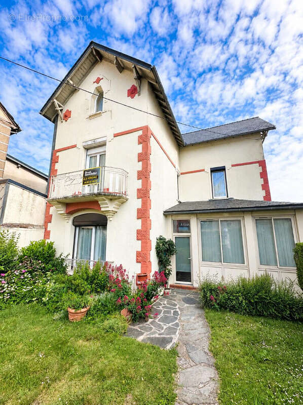 Maison à BARAQUEVILLE