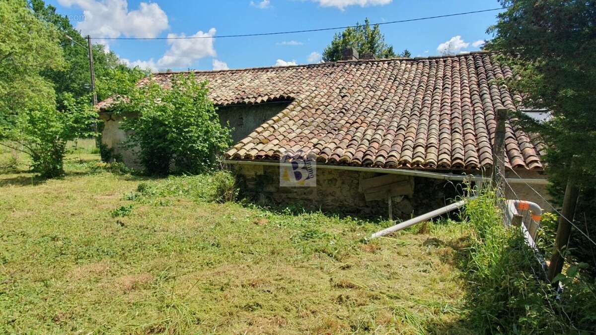 Maison à CHARRAS