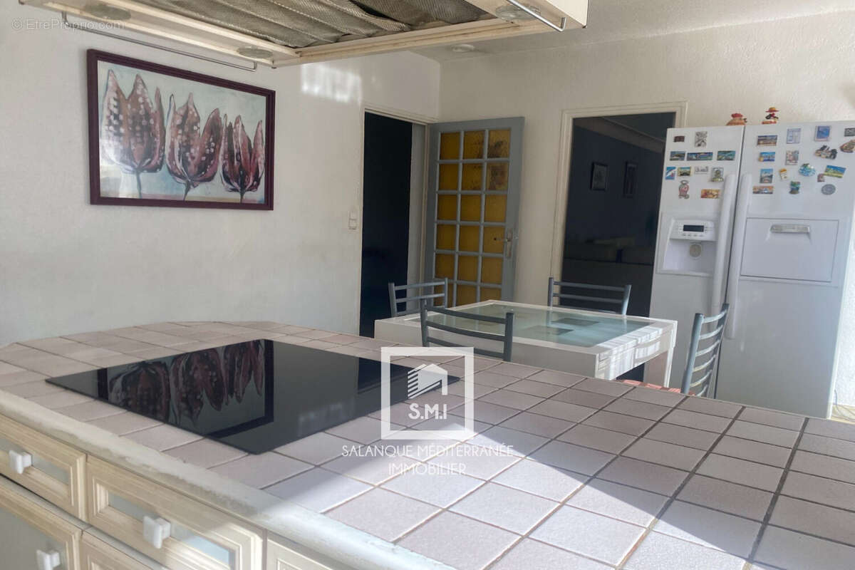 Maison à SAINT-LAURENT-DE-LA-SALANQUE