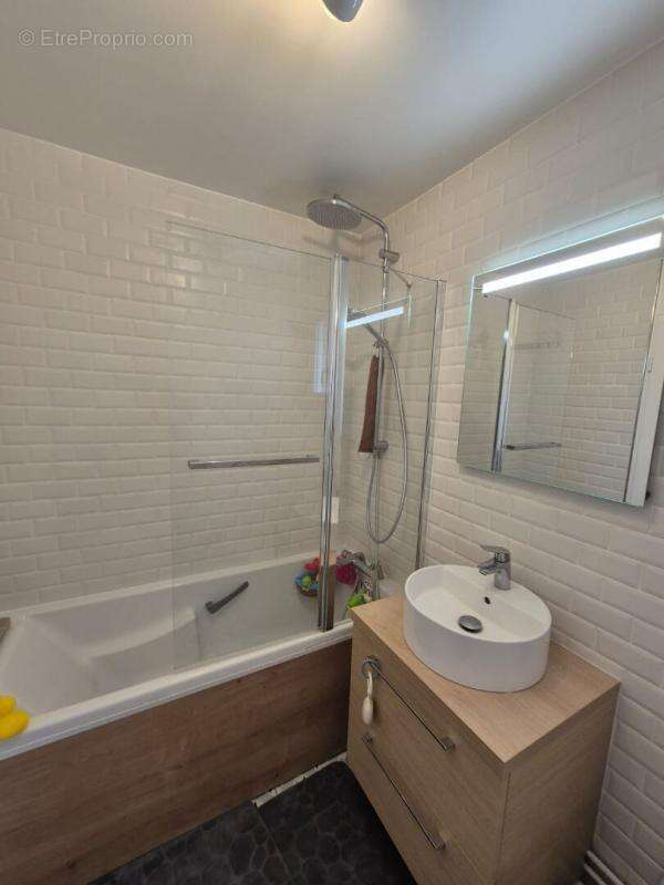 Maison à SAINTE-GENEVIEVE-DES-BOIS