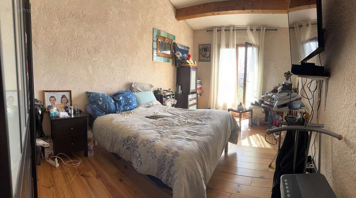 Maison à CHATEAUDOUBLE