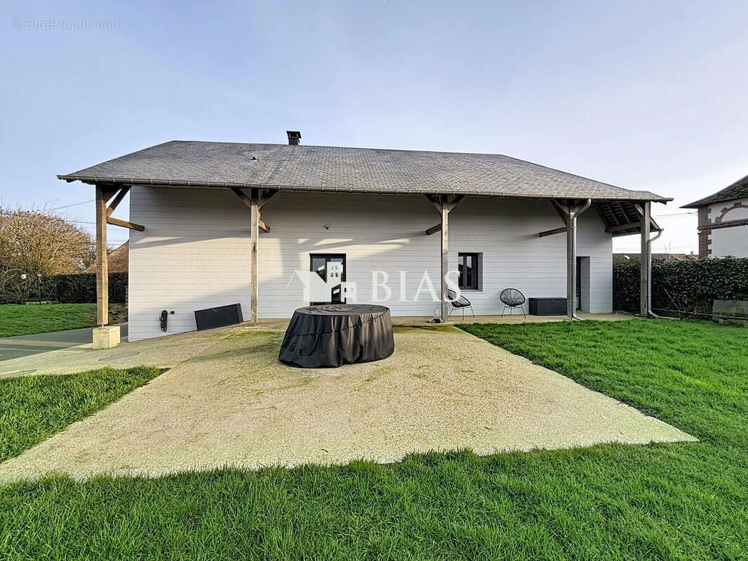 Maison à LA FEUILLIE