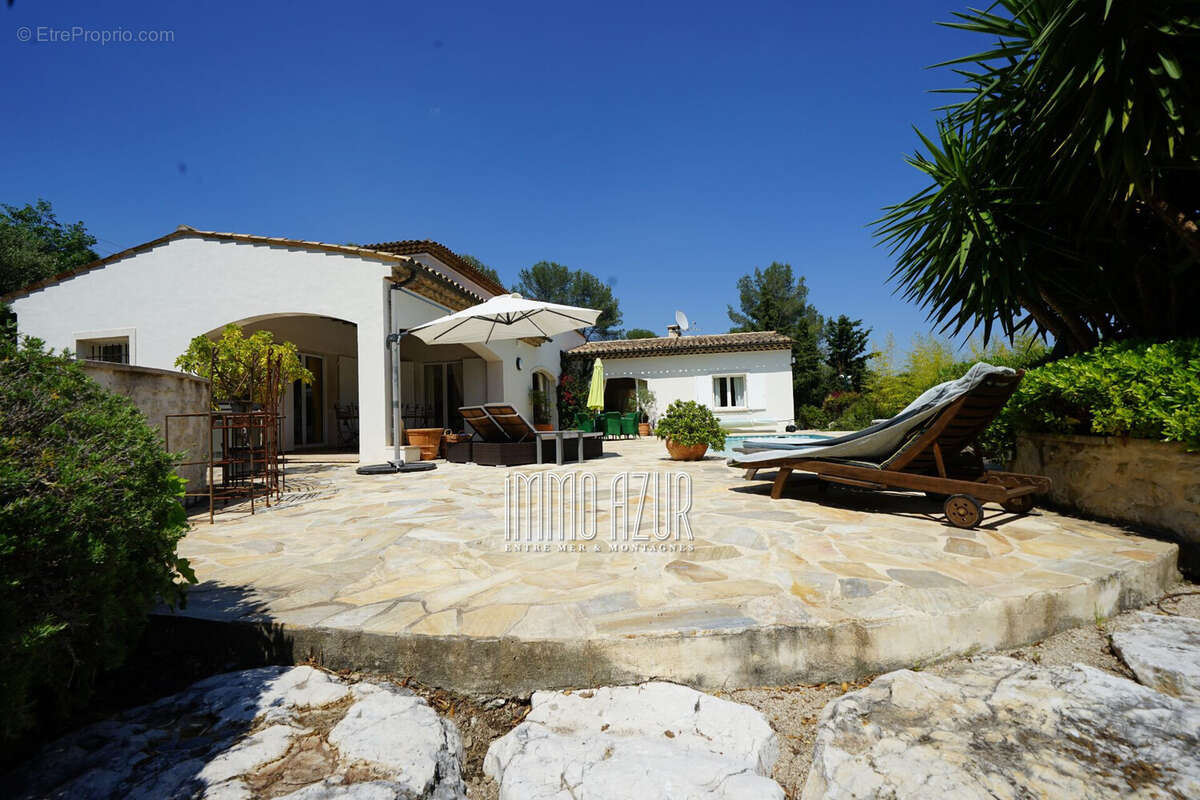 Maison à TOURRETTES-SUR-LOUP