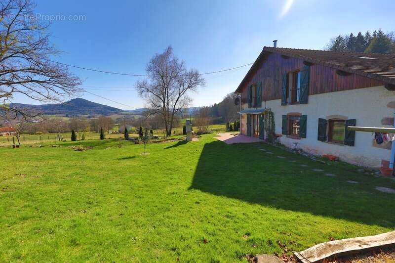 Maison à LA CHAPELLE-DEVANT-BRUYERES