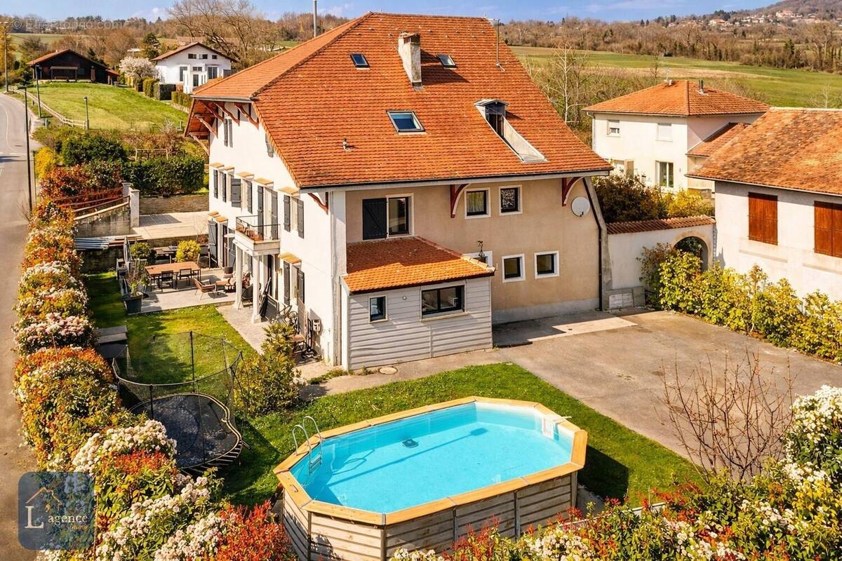 Maison à CESSY