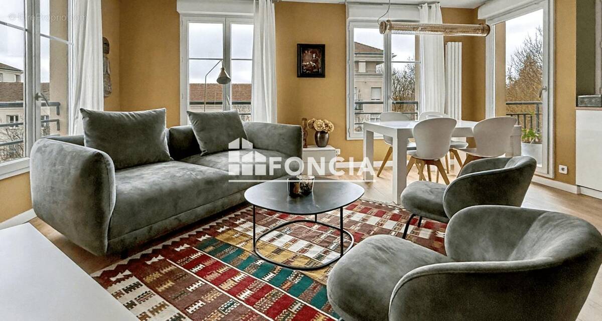 Appartement à BUSSY-SAINT-GEORGES