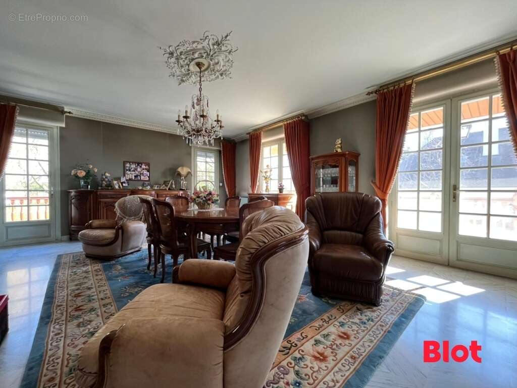 Maison à CORPS-NUDS