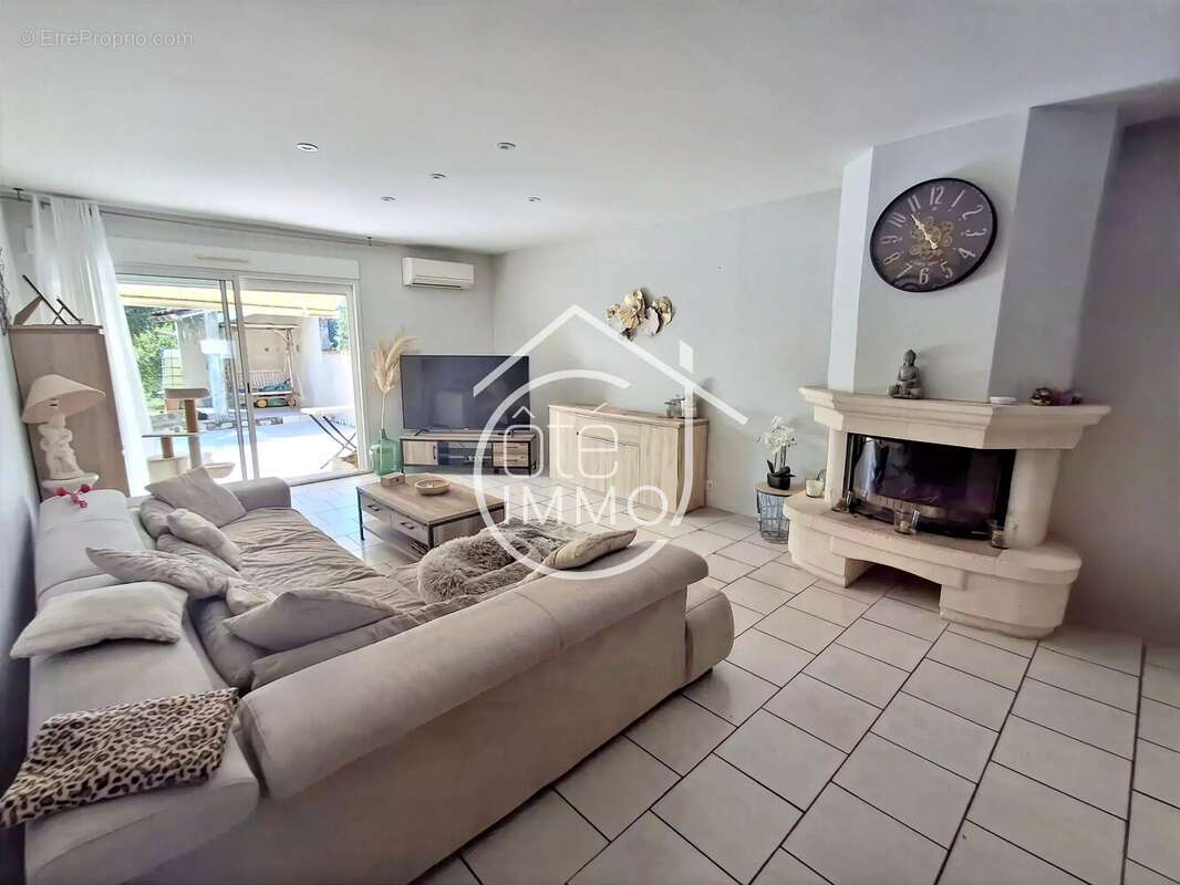 PRIGRONRIEUX: Maison beaux volumes de 122m² avec jardin - photo 2