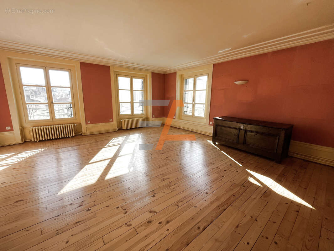 Appartement à SAINT-ETIENNE