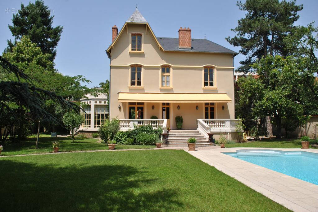 Maison à LE COTEAU