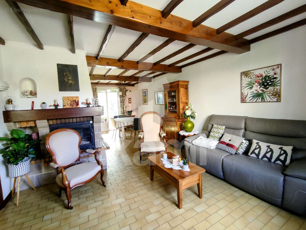 Maison à GENISSIEUX