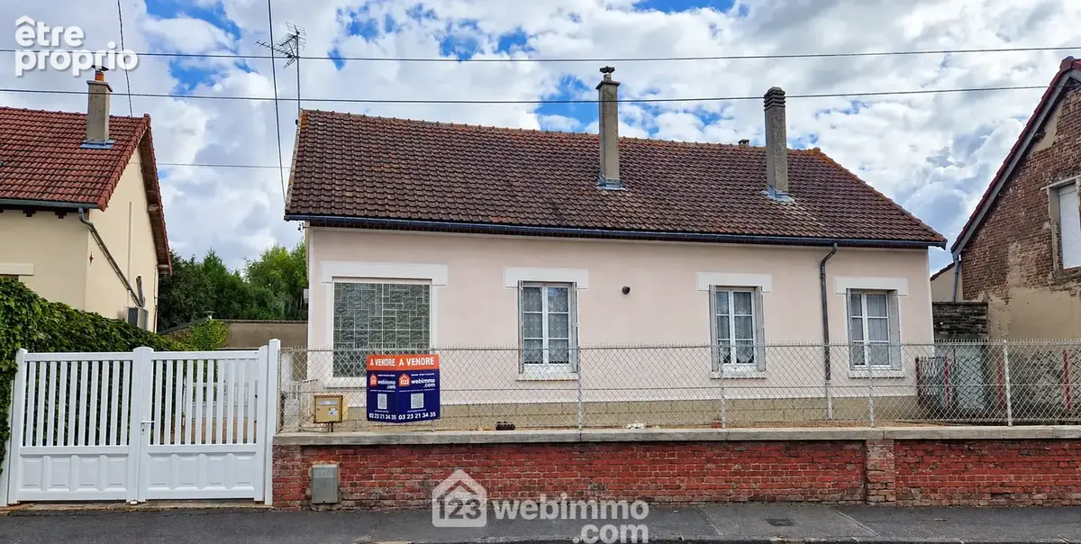 Maison d'habitation avec commodités de plain pied - Maison à LAON