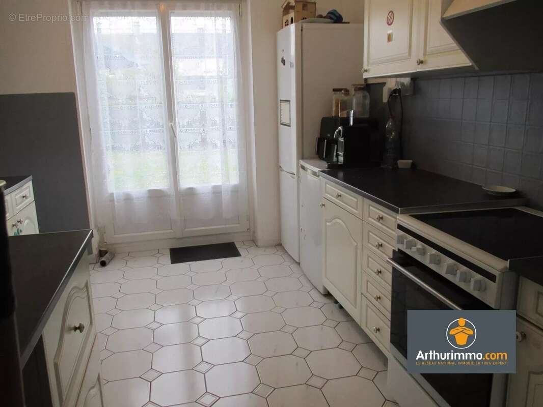 Maison à NEUFCHATEL-SUR-AISNE