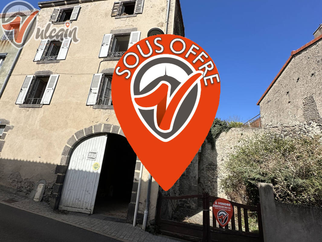Maison à LA ROCHE-BLANCHE