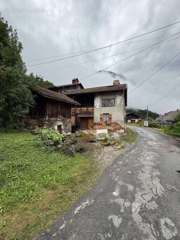 Ferme savoyarde coteau de MAGLAND 5 pièces , 220 000 euros - photo 9