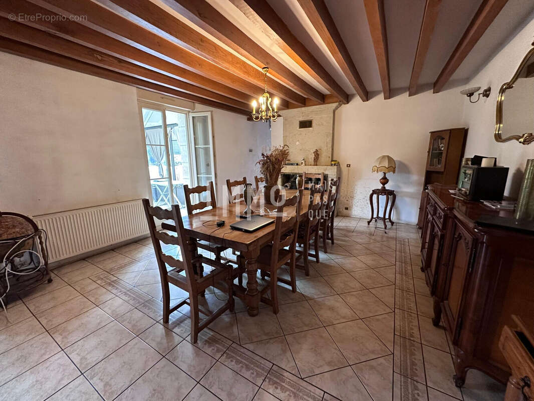 Maison à CHAHAIGNES