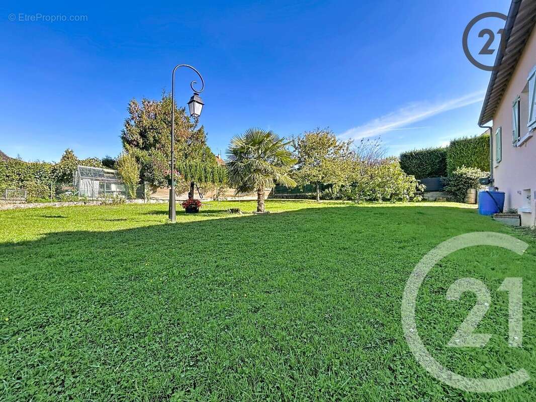 Maison à SAINT-GERMAIN-LAVAL