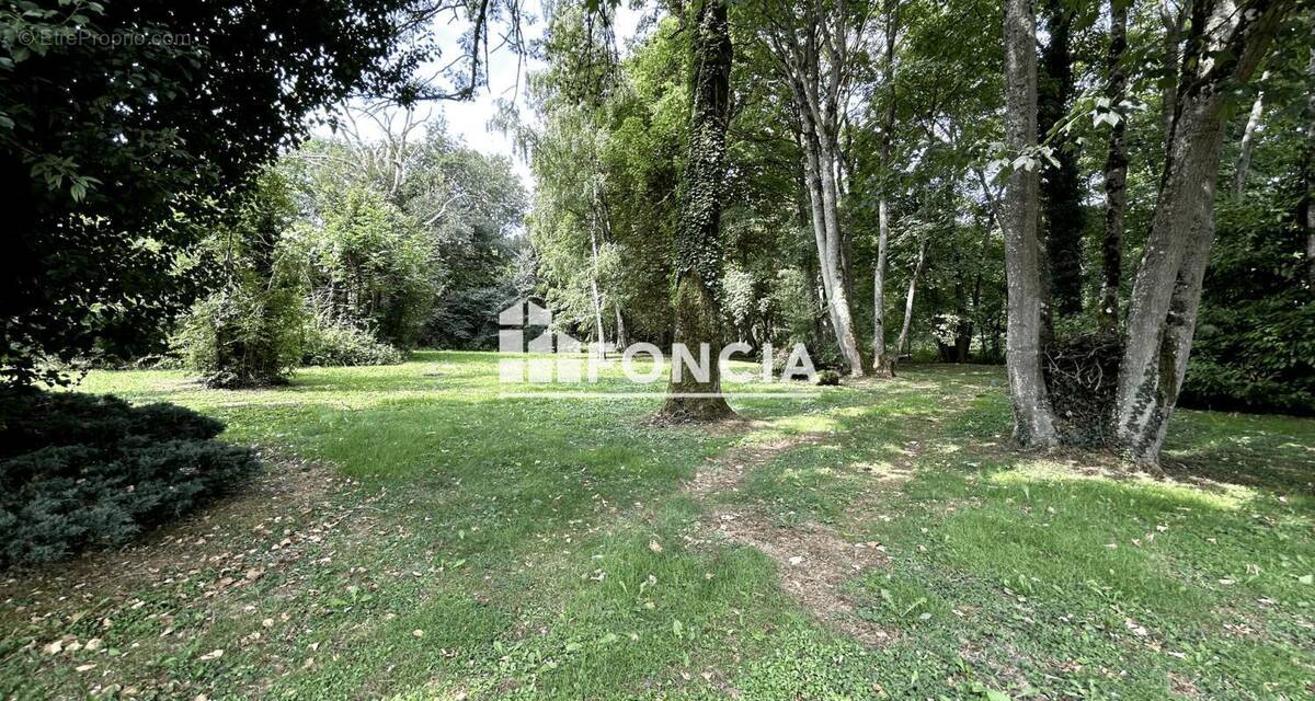 Maison à FONTENAY-LE-VICOMTE