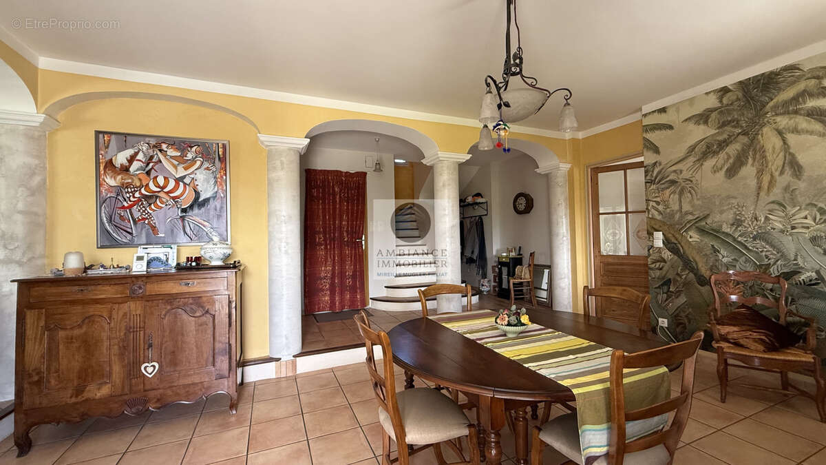 Maison à ETOILE-SUR-RHONE