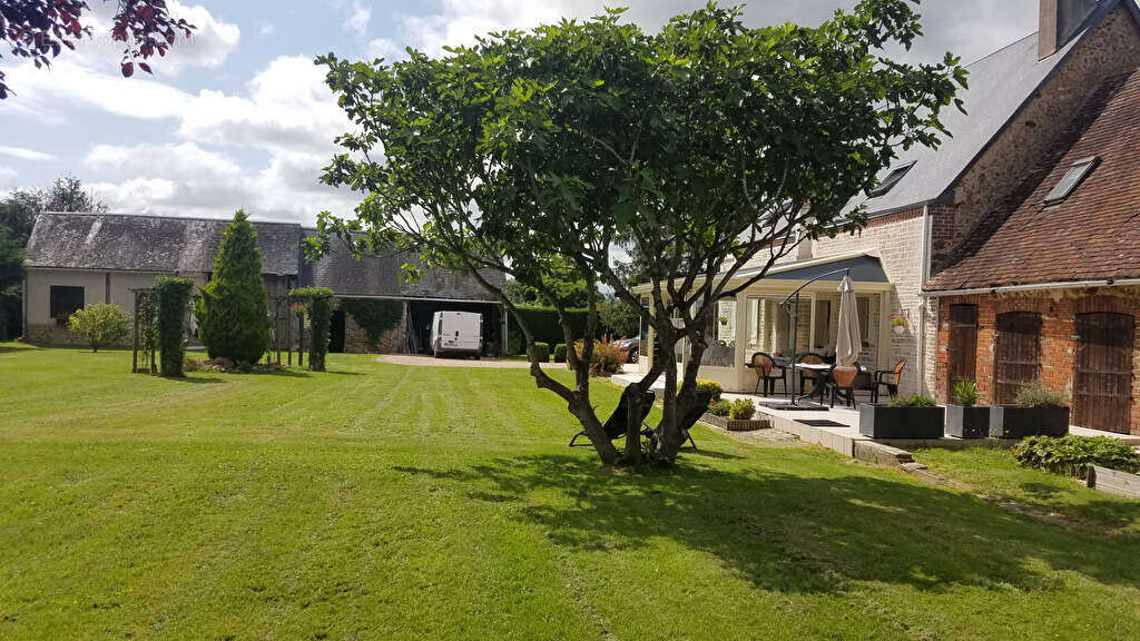 Maison à LA CHAPELLE-VICOMTESSE