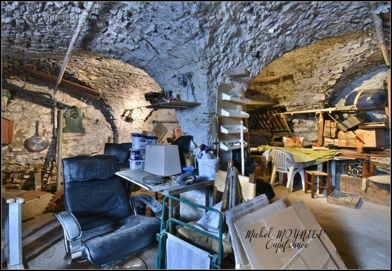 Maison de village à rénover avec grange de 186 m² à Siguret - photo 7