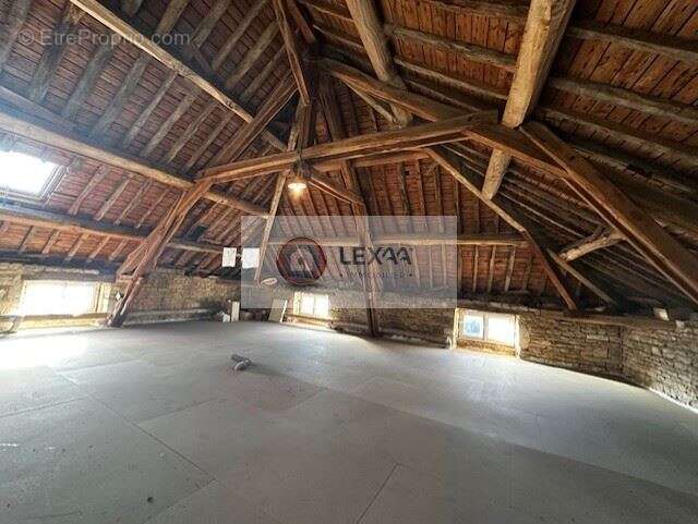 Maison à PRUSLY-SUR-OURCE