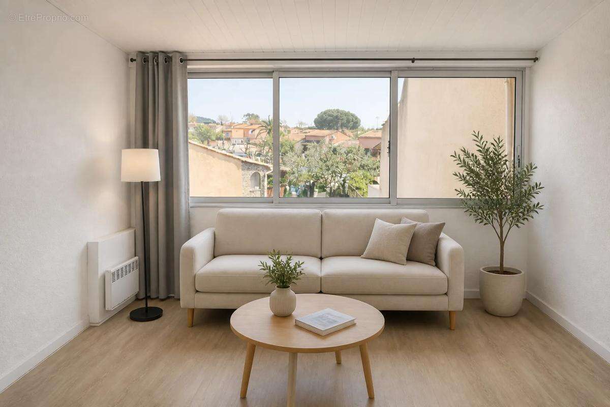 Appartement à LA LONDE-LES-MAURES