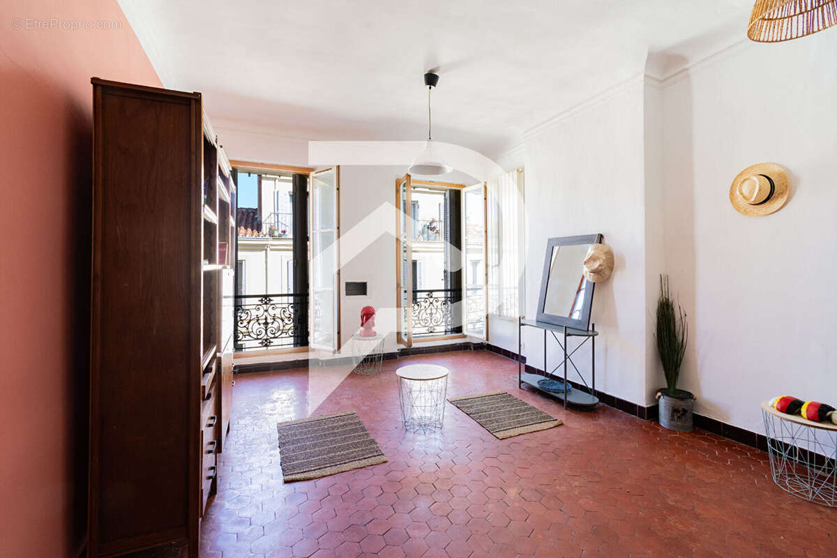 Appartement à MARSEILLE-2E