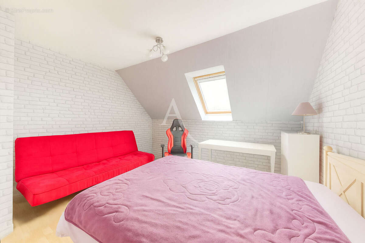 Maison à OZOIR-LA-FERRIERE