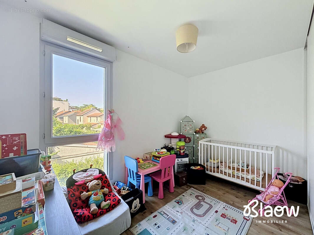 Appartement 88 m² à Decines-Charpieu  - photo 9
