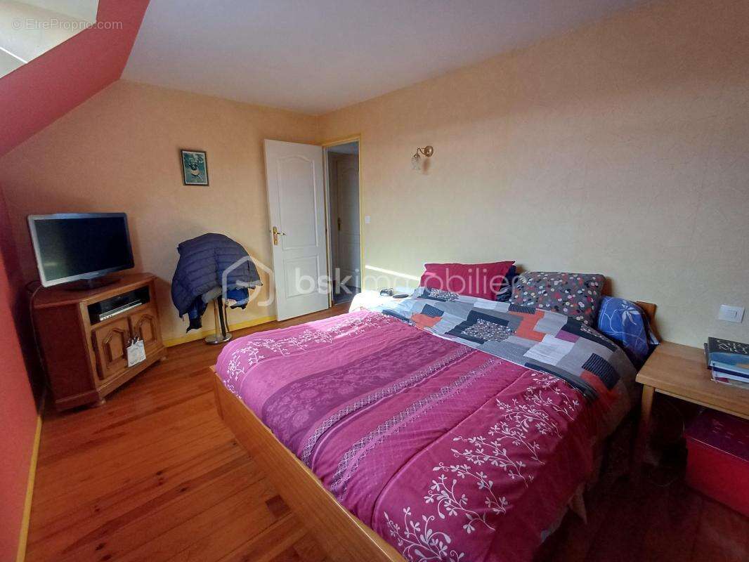 Coup de cœur - calme, espace et potentiel : 4 chambres possibles, terrasse plein sud, proximité commerces et ecoles - photo 7