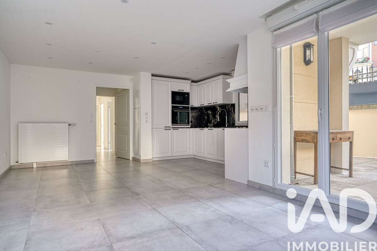 Photo 3 - Appartement à LE PLESSIS-ROBINSON