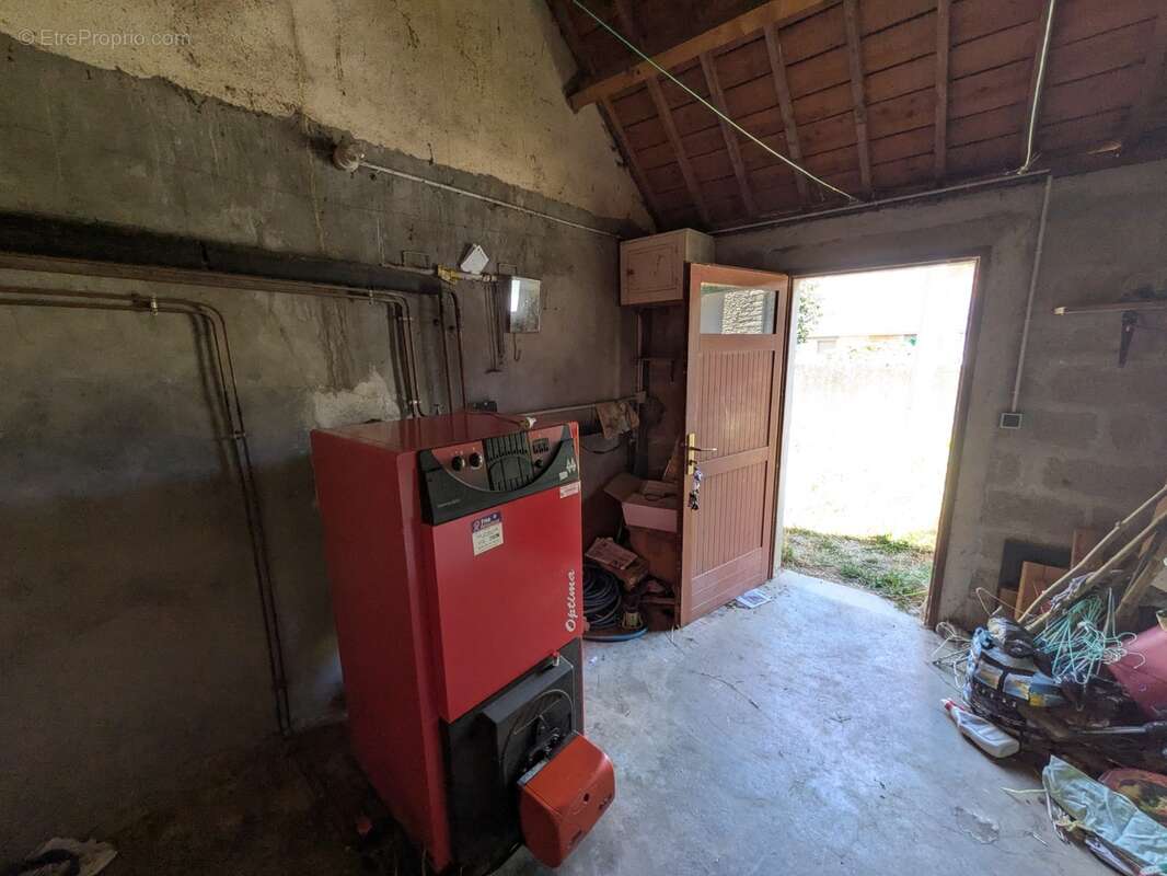 Bieuzy maison à rénover de 3 pièces 50m² environ habitable, un appentis accolé une parcelle clôturée de 381m² avec un puits - photo 12