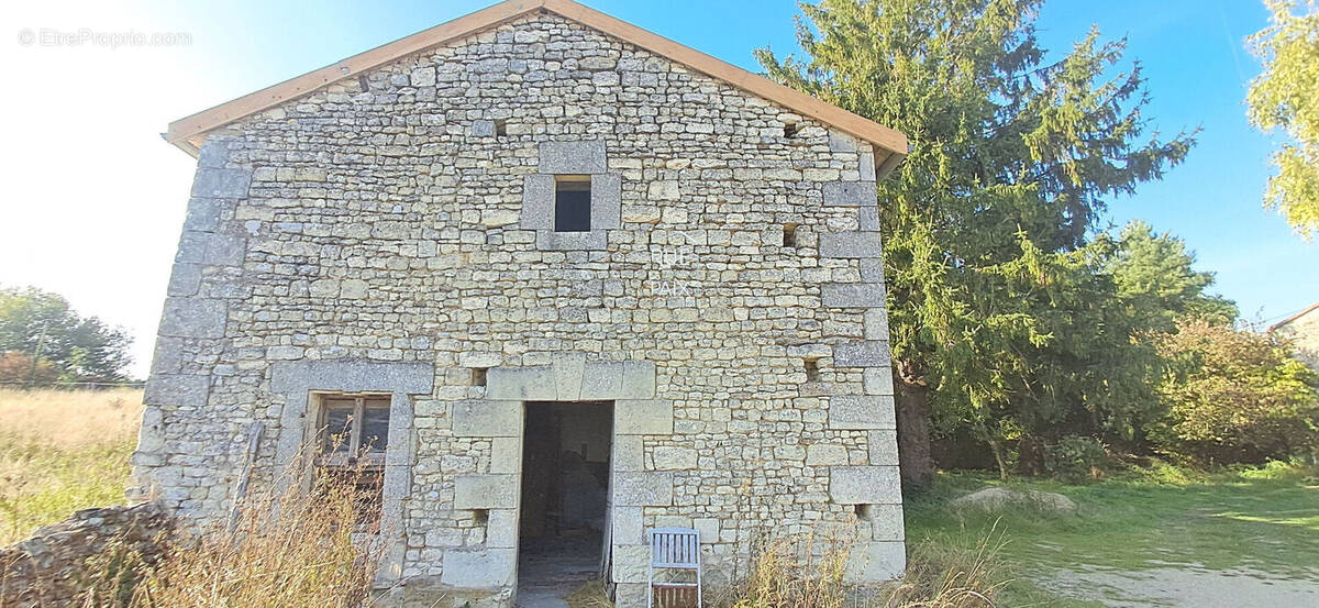 Autre à SAVIGNY-SOUS-FAYE