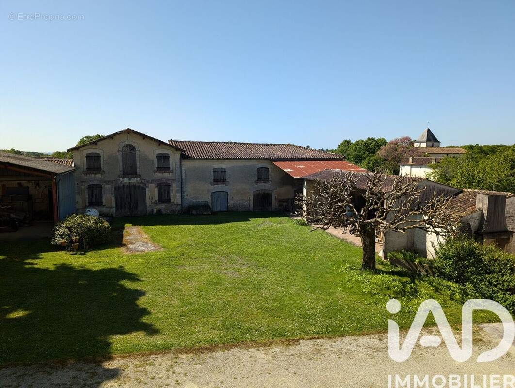 Photo 1 - Maison à LOUZAC-SAINT-ANDRE