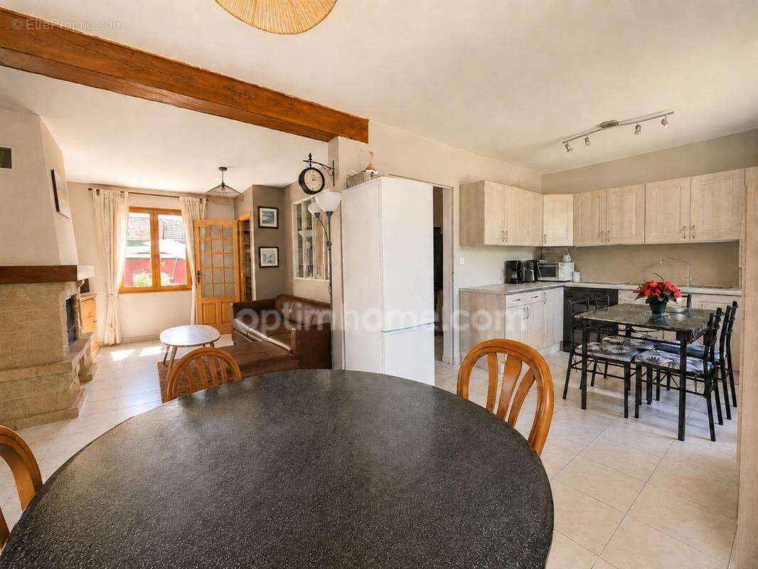 Maison 5 pièces à vendre à Fleury (60) – Jardin de 951 m² et dépendances - photo 3