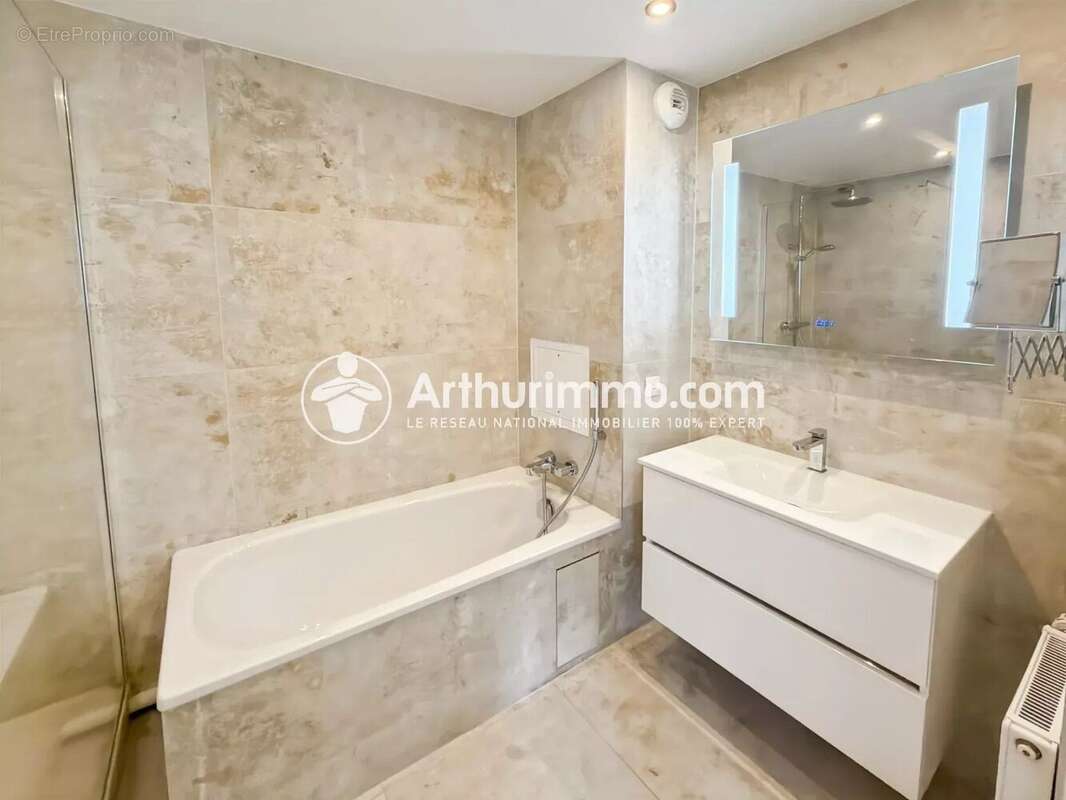 Appartement à SAINT-PIERRE-DU-PERRAY