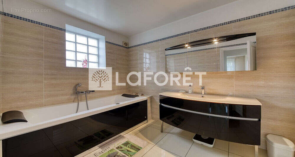 Maison à ROISSY-EN-BRIE