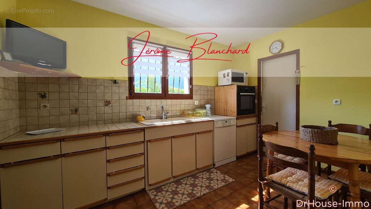 Maison à AMBARES-ET-LAGRAVE