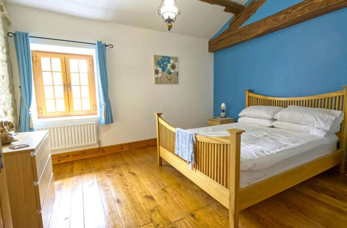 CHAMBRE - Maison à LORIGNE