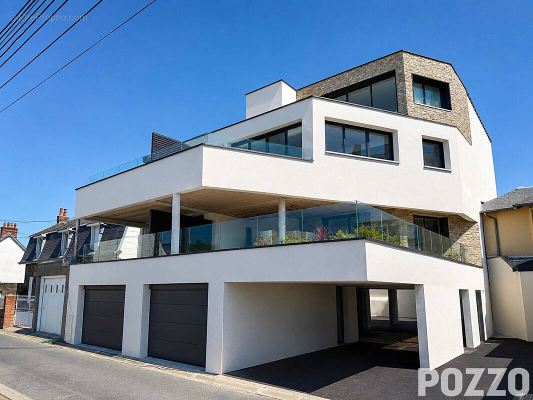 Appartement à DONVILLE-LES-BAINS