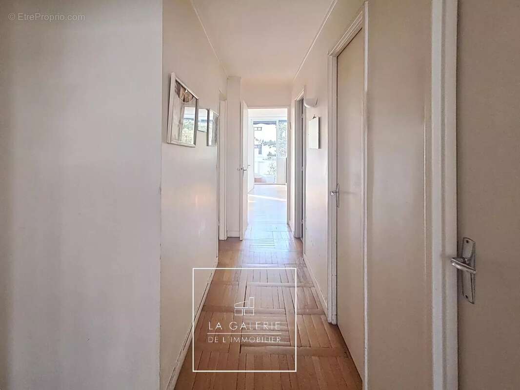 APPARTEMENT A VENDRE T5  La Muette, idéalement situé avec parking et cave. - photo 11