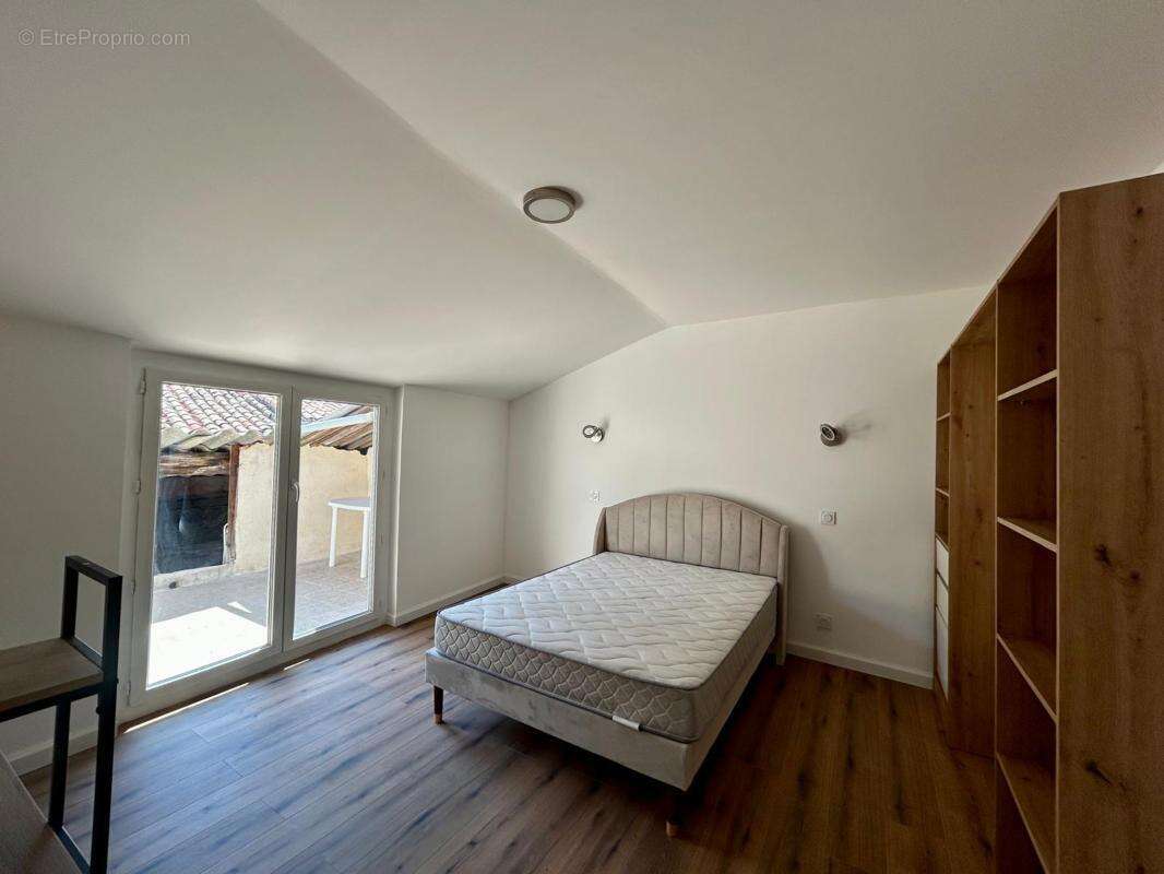 Appartement à VOLONNE