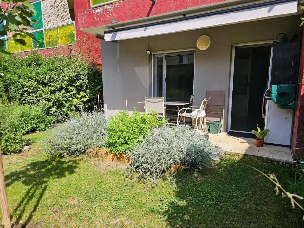 Appartement à DECINES-CHARPIEU